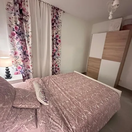 Gaestezimmer Mit Duschbad Und Stellplatz * Geesthacht