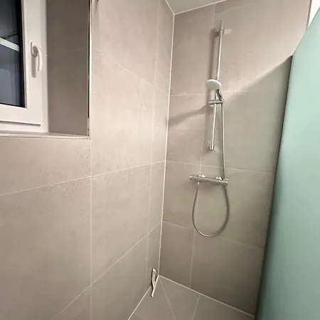 Gaestezimmer Mit Duschbad Und Stellplatz 盖斯特哈赫特