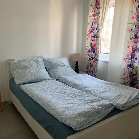 Gaestezimmer Mit Duschbad Und Stellplatz 盖斯特哈赫特