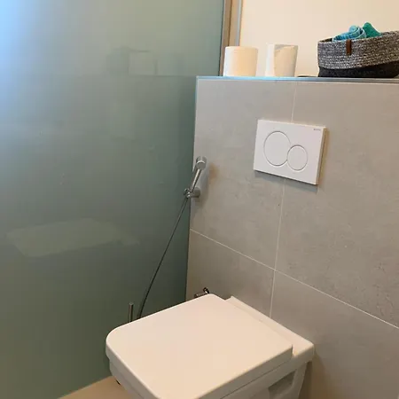 Gaestezimmer Mit Duschbad Und Stellplatz 民宿